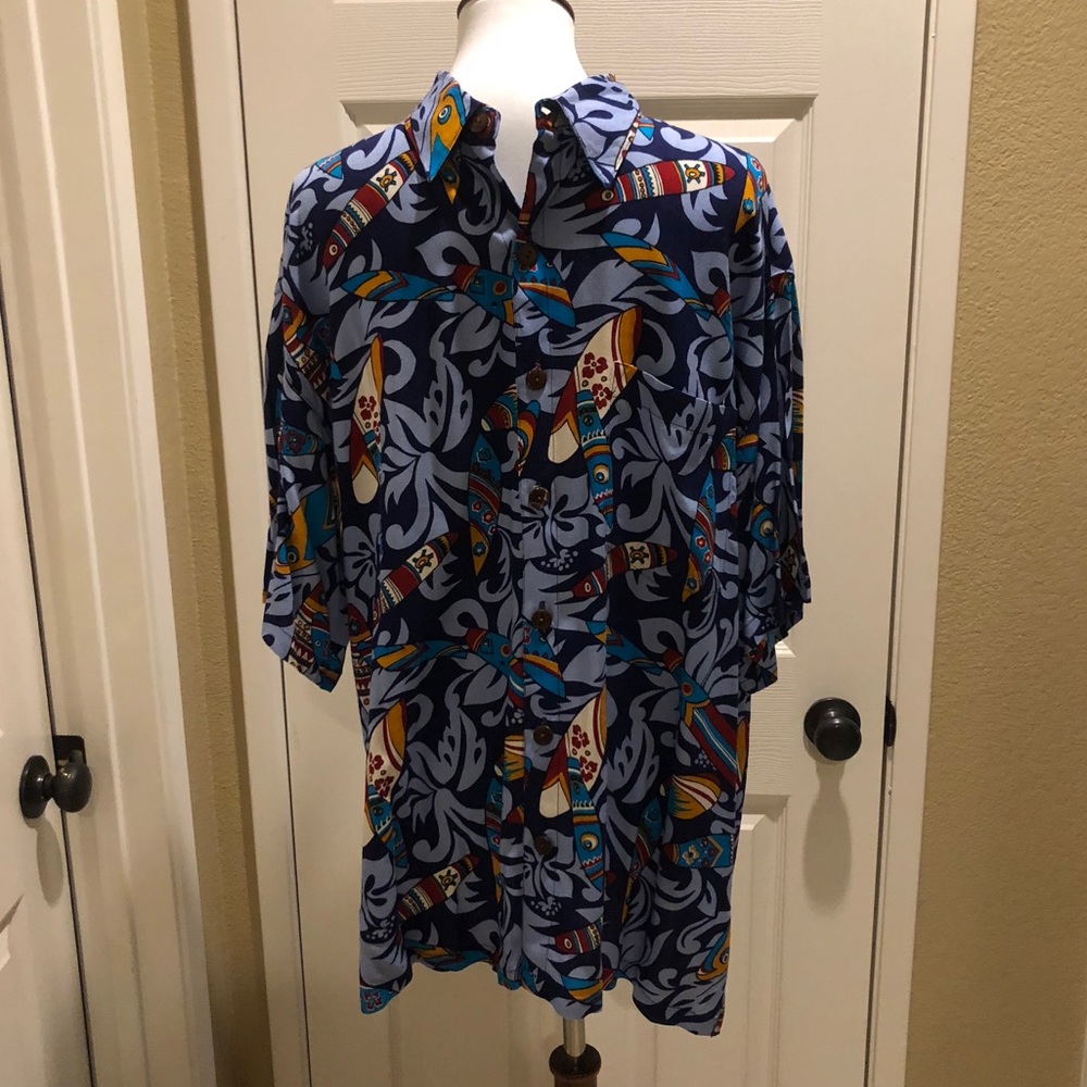 Holo Holo Men's Hawaiian shirt in good used cond